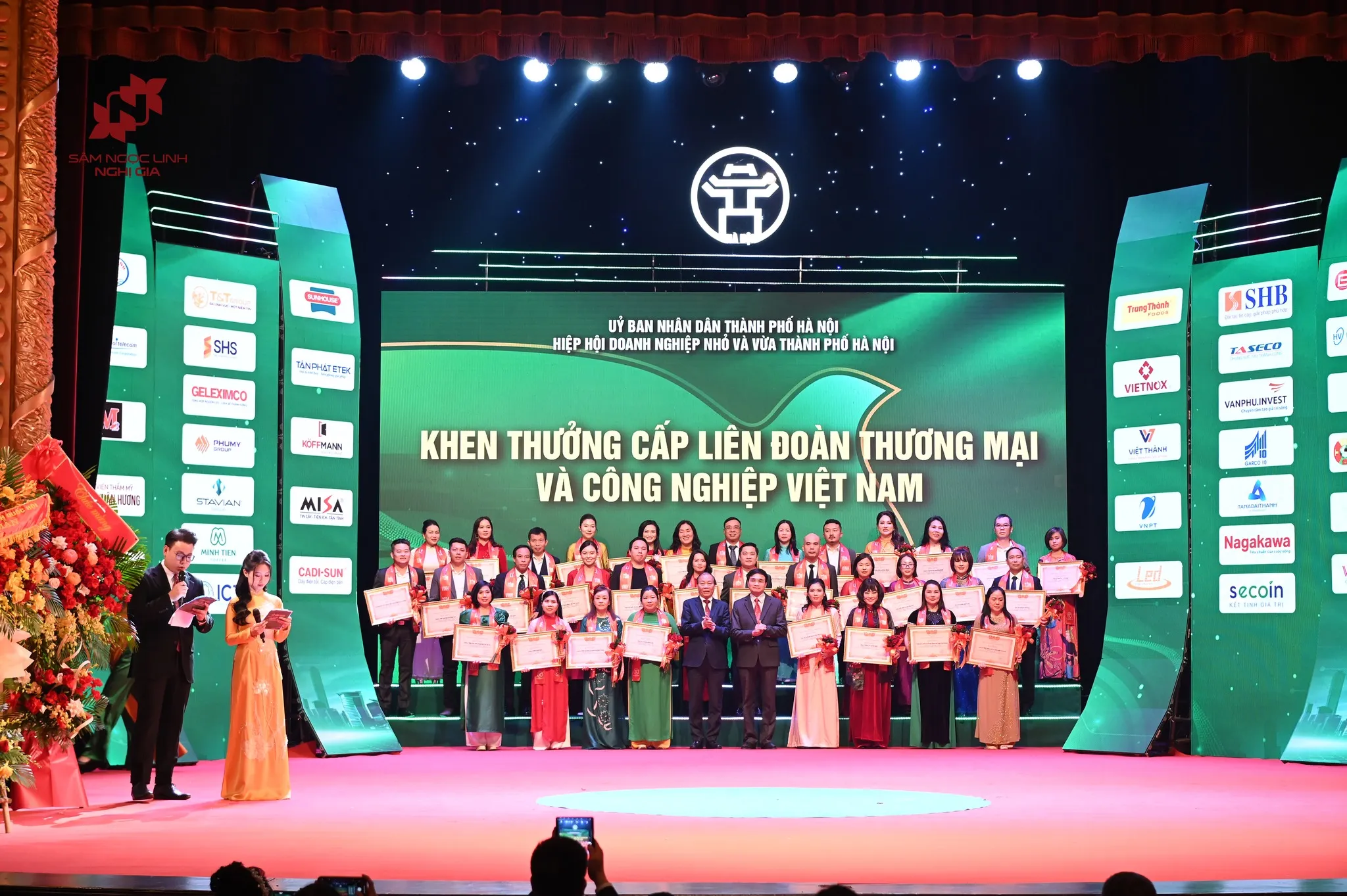 Sâm Ngọc Linh Nghị Gia - Vinh Dự Đồng Hành Cùng Lễ Tôn Vinh Doanh Nhân, Doanh Nghiệp Thăng Long 2024 Ảnh 18