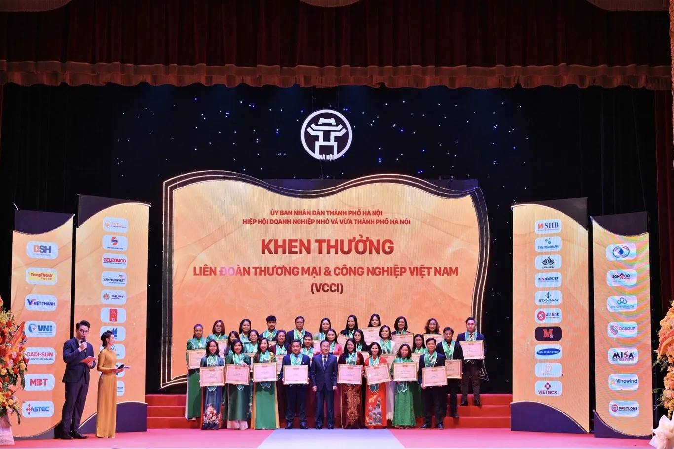 Sâm Ngọc Linh Nghị Gia - Vinh Dự Đồng Hành Cùng Lễ Tôn Vinh Doanh Nhân, Doanh Nghiệp Thăng Long 2024 Ảnh 3